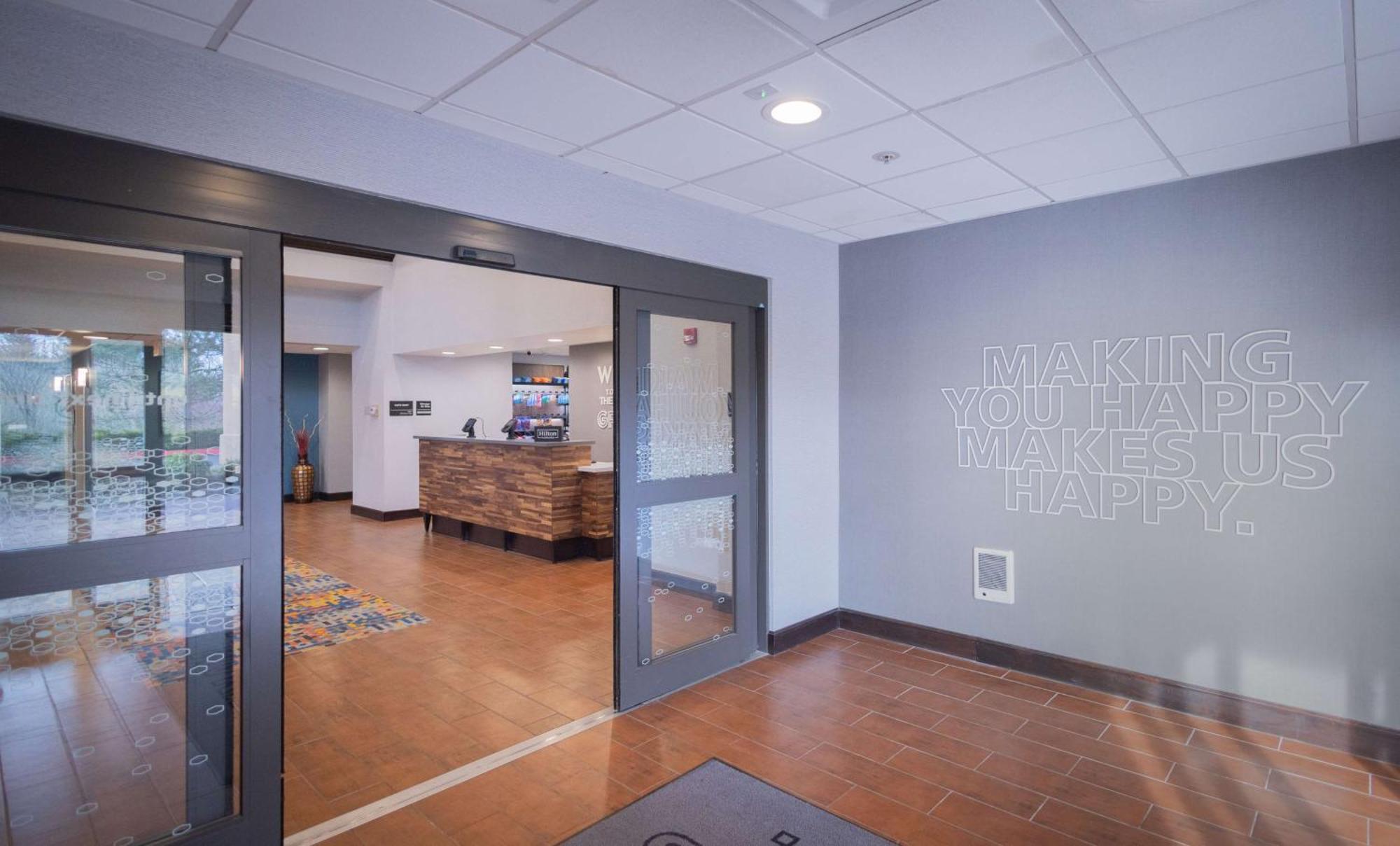 Hampton Inn & Suites By Hilton Seattle/Кент Екстериор снимка