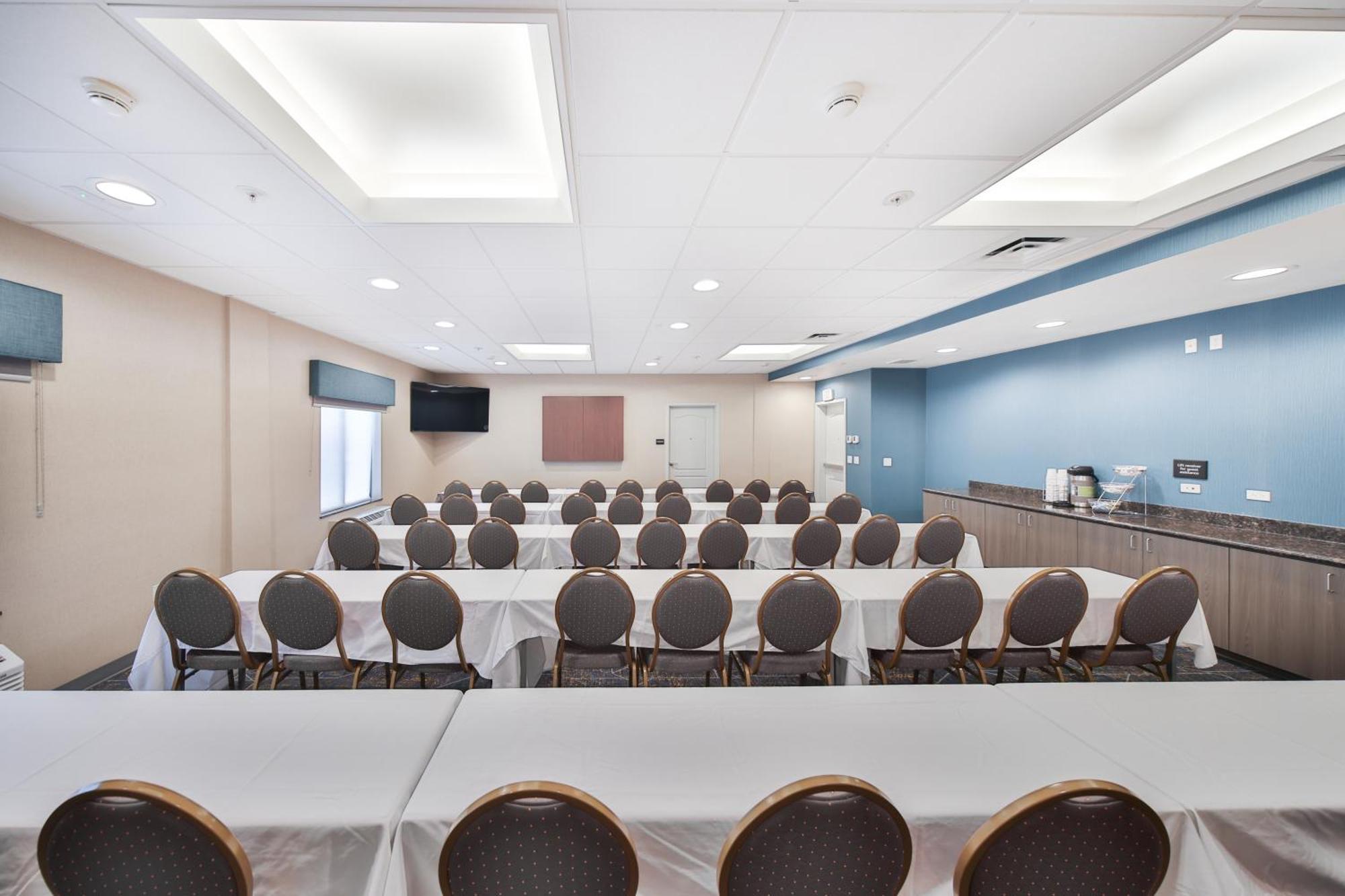 Hampton Inn & Suites By Hilton Seattle/Кент Екстериор снимка