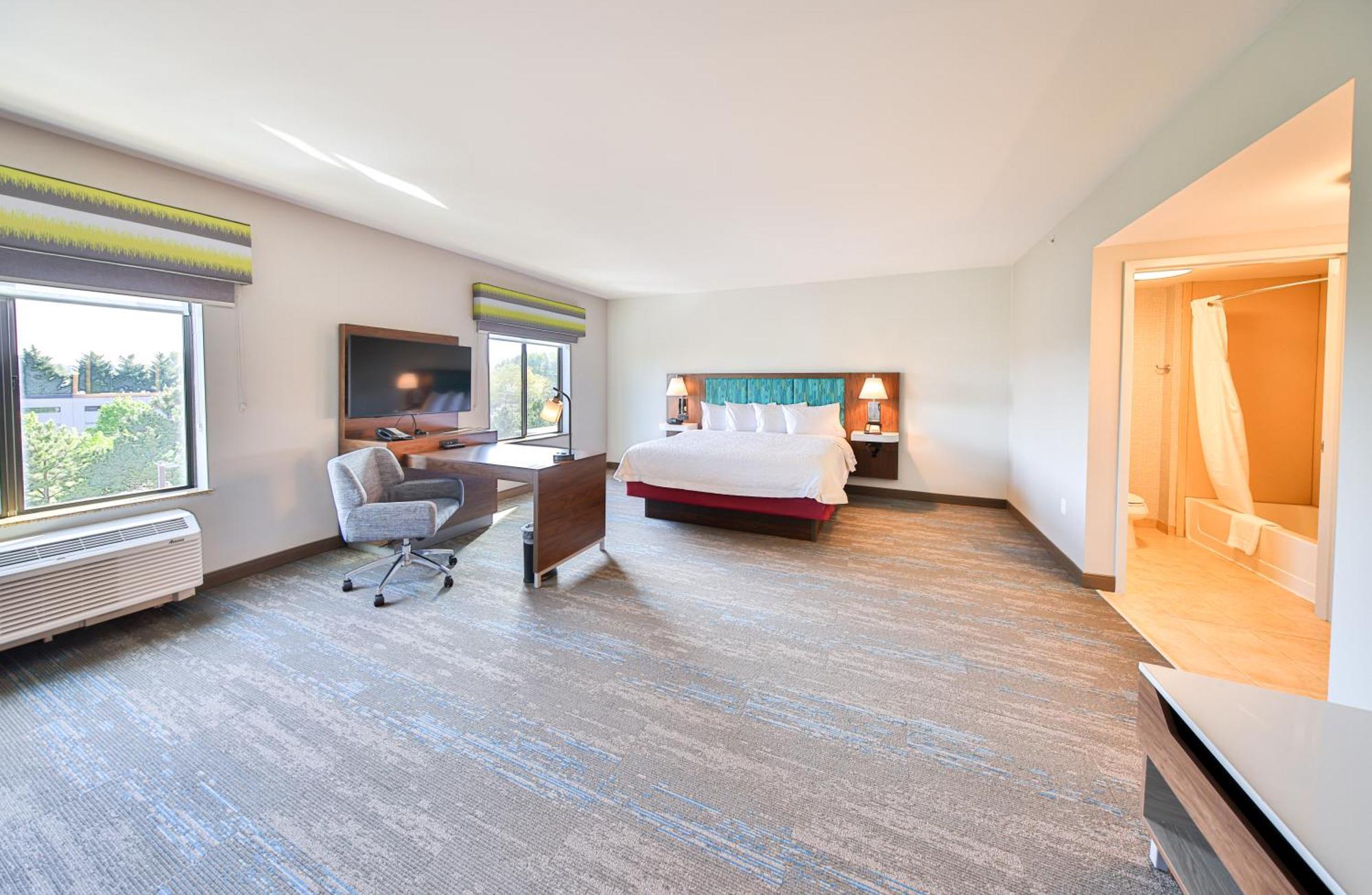 Hampton Inn & Suites By Hilton Seattle/Кент Екстериор снимка