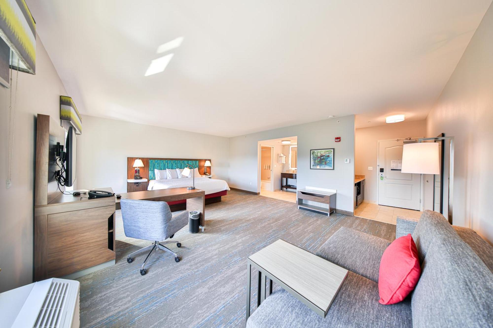 Hampton Inn & Suites By Hilton Seattle/Кент Екстериор снимка