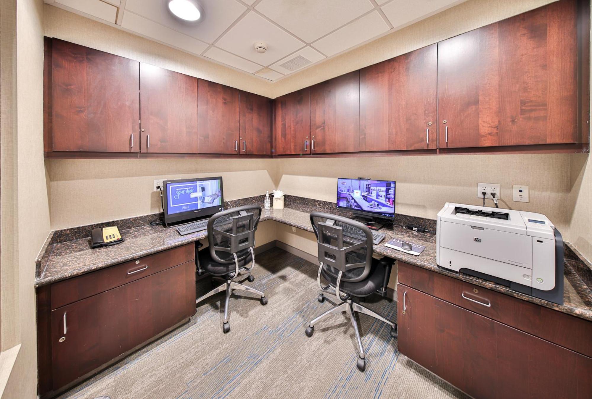 Hampton Inn & Suites By Hilton Seattle/Кент Екстериор снимка